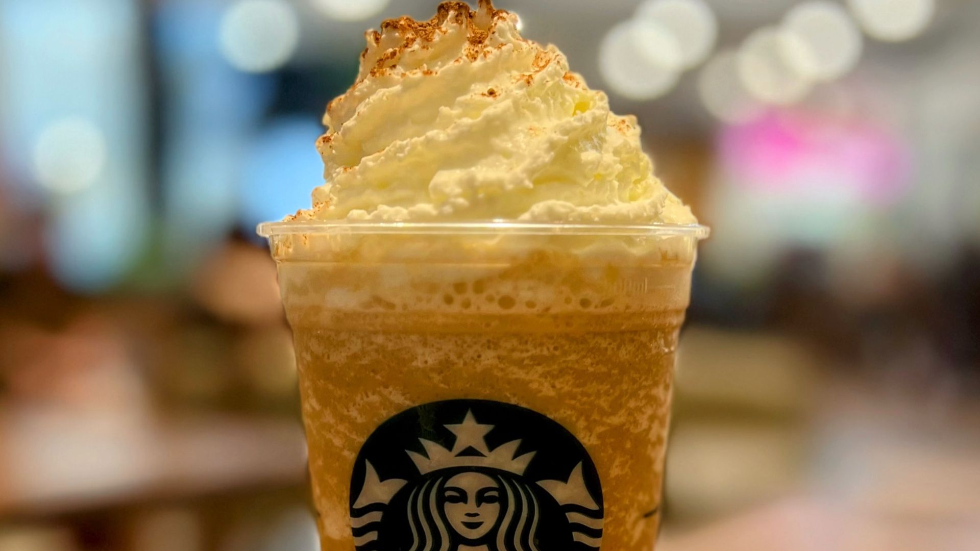 16. Latte à la citrouille et aux épices de Starbucks