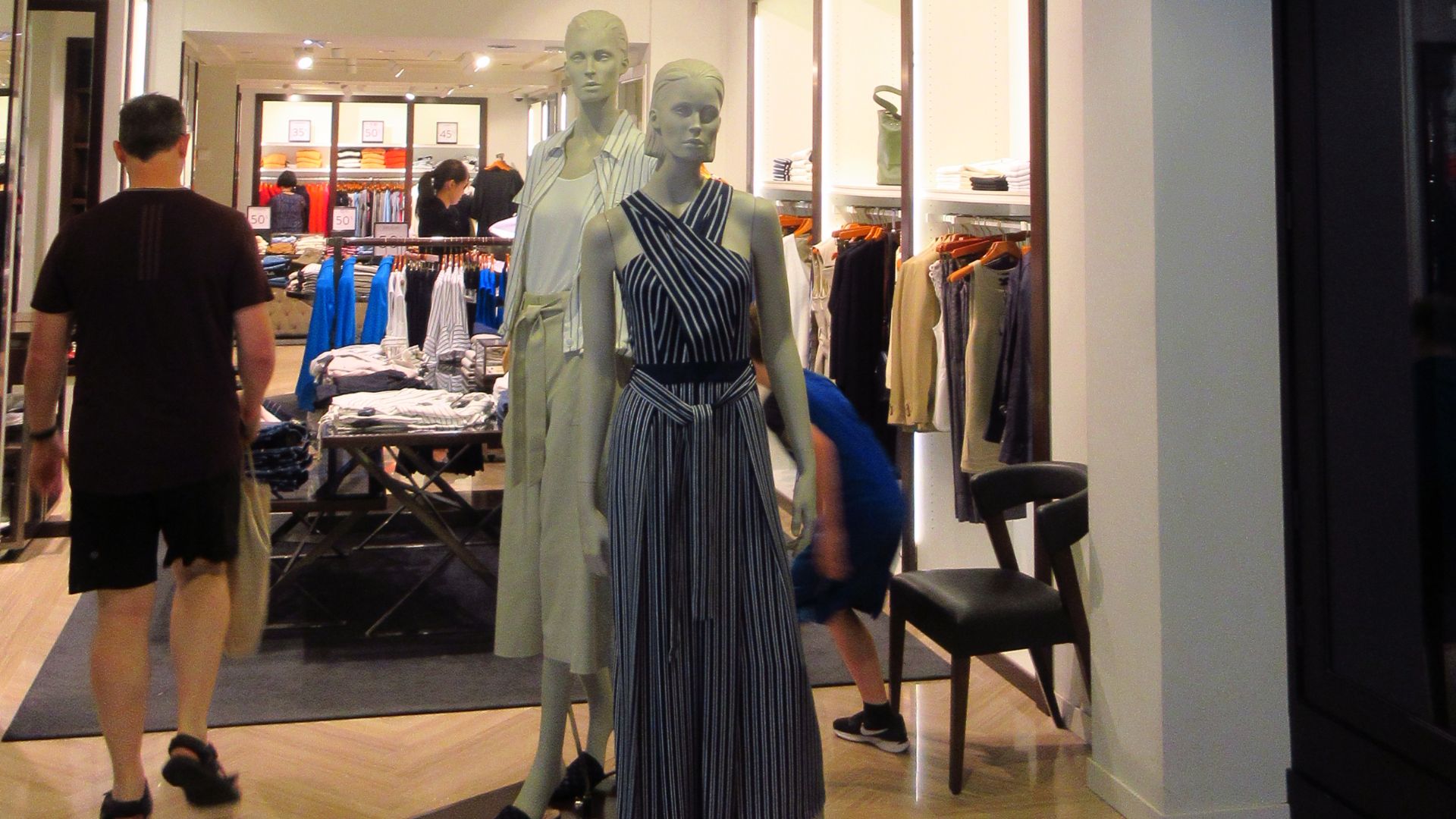 6. Massimo Dutti