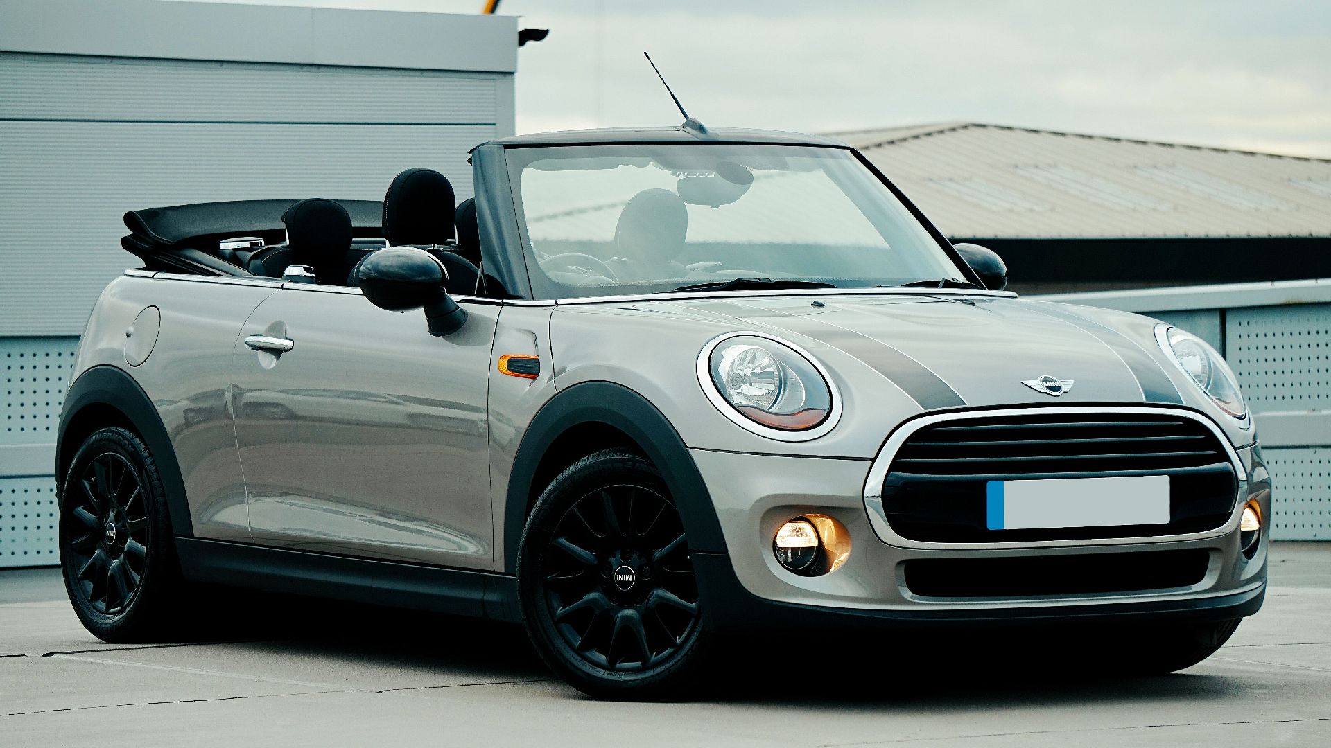 5. MINI Cooper 2 portes