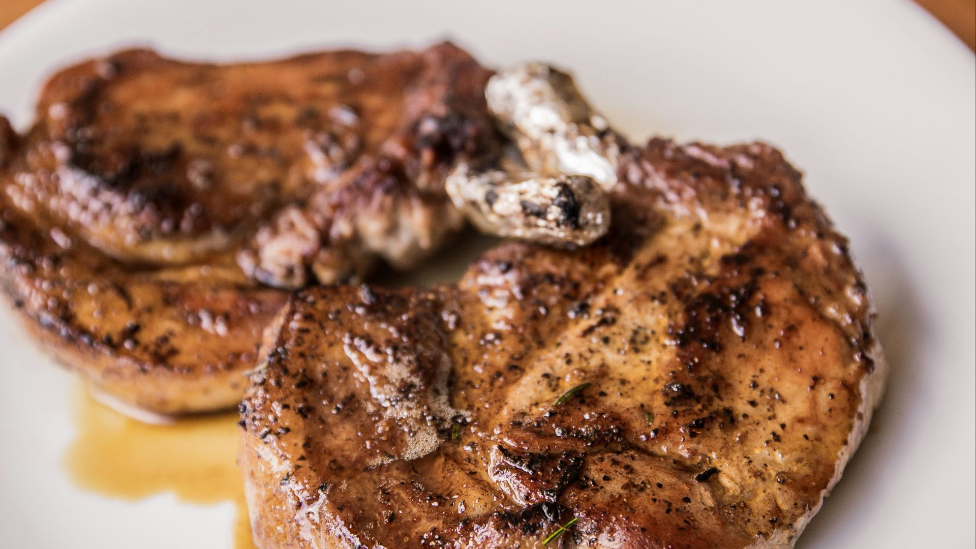 6. Côtelettes de porc en sauce