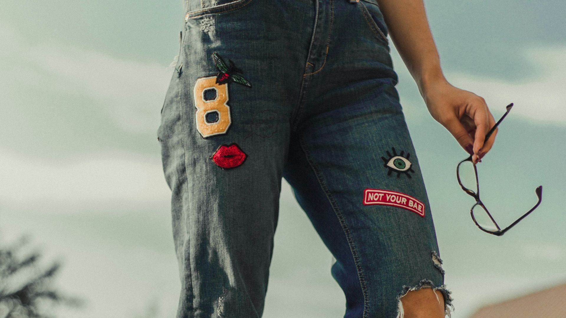7. Le denim est devenu une toile d'expression pour le style personnel