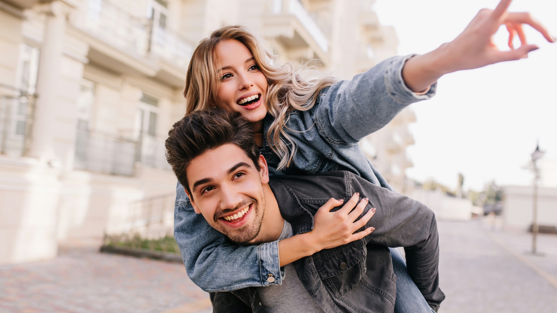 10 raisons de ne jamais sortir avec son meilleur ami et 10 raisons pour lesquelles cela peut être une bonne chose