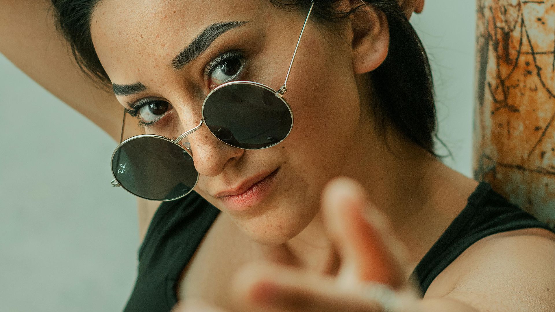 20 choses que les femmes remarquent immédiatement chez les autres femmes