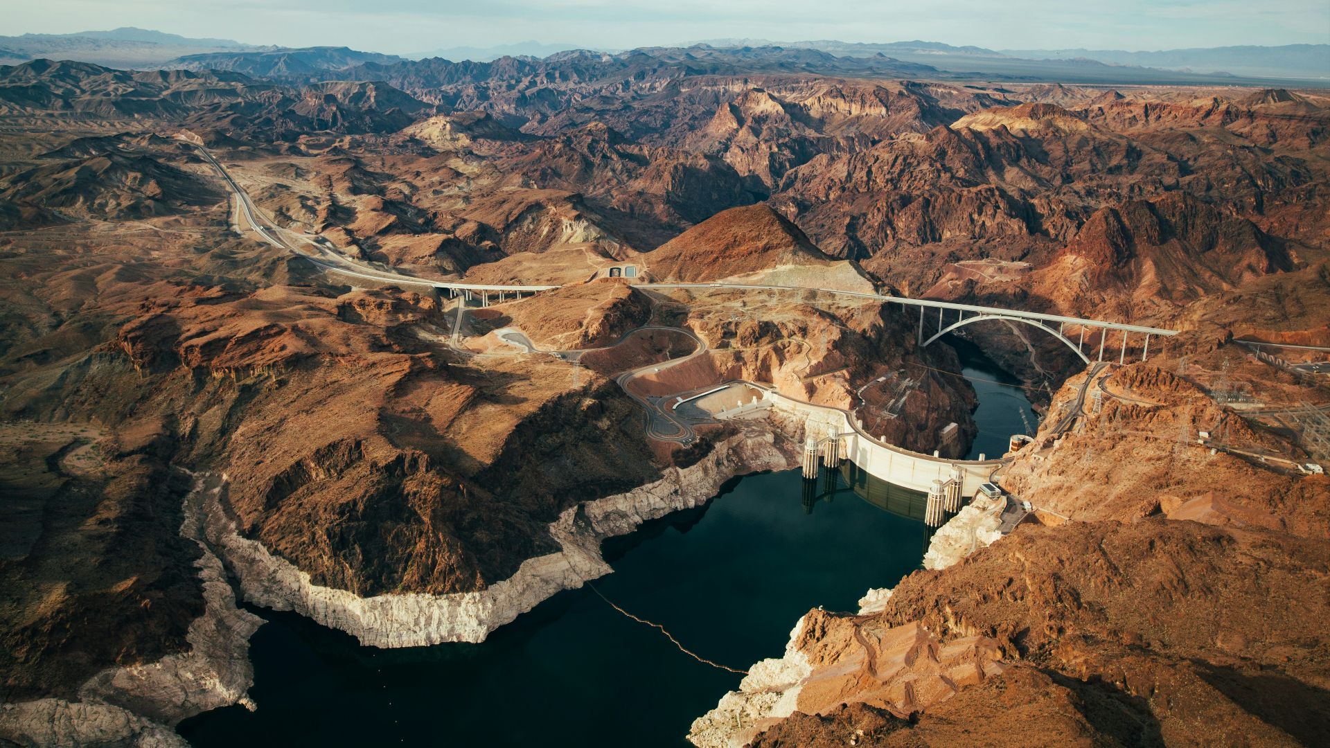 17. Du barrage Hoover, en Arizona, jusqu'au Nevada