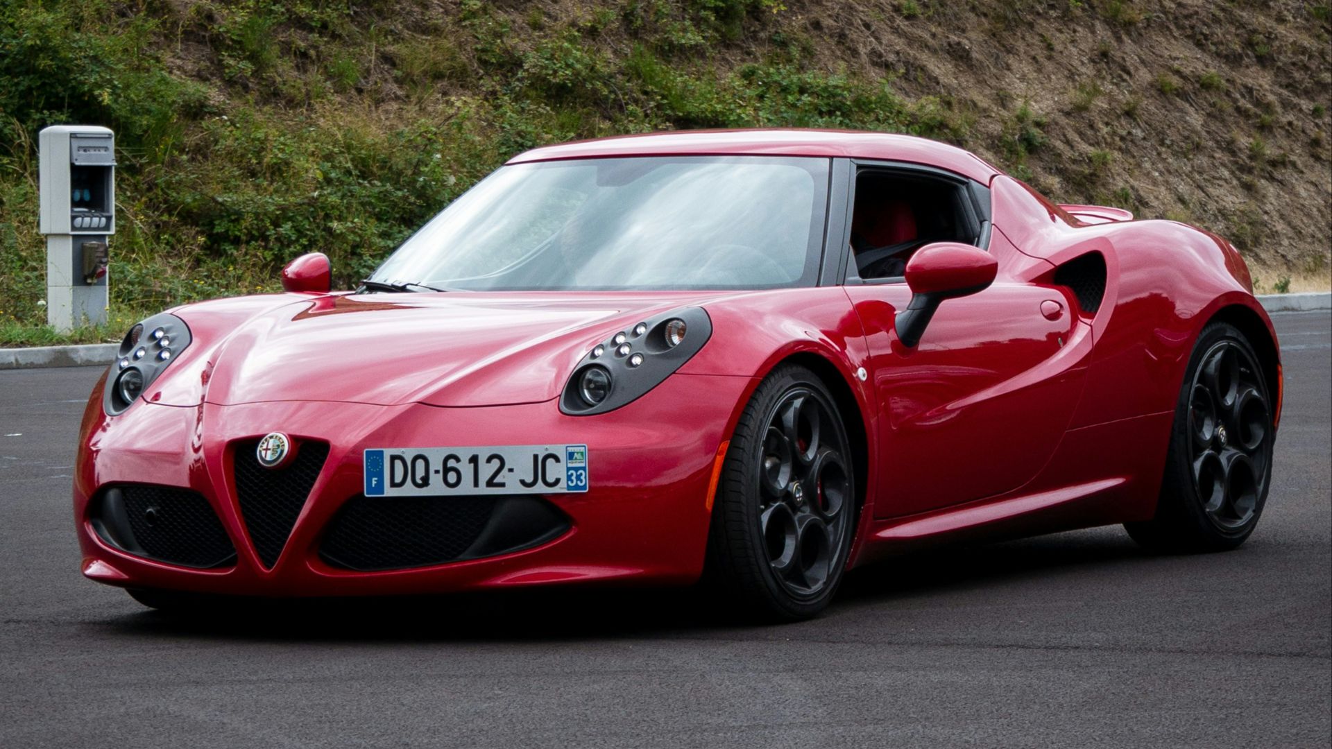 9. Alfa Romeo 4C