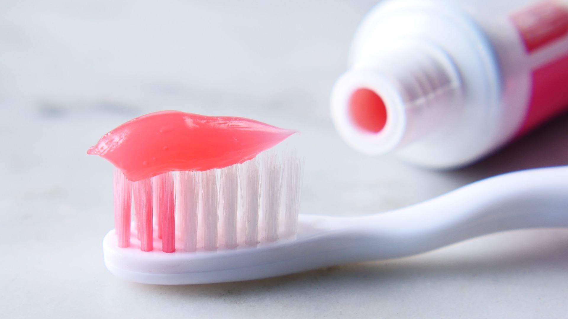 2. Choisissez un dentifrice au fluor