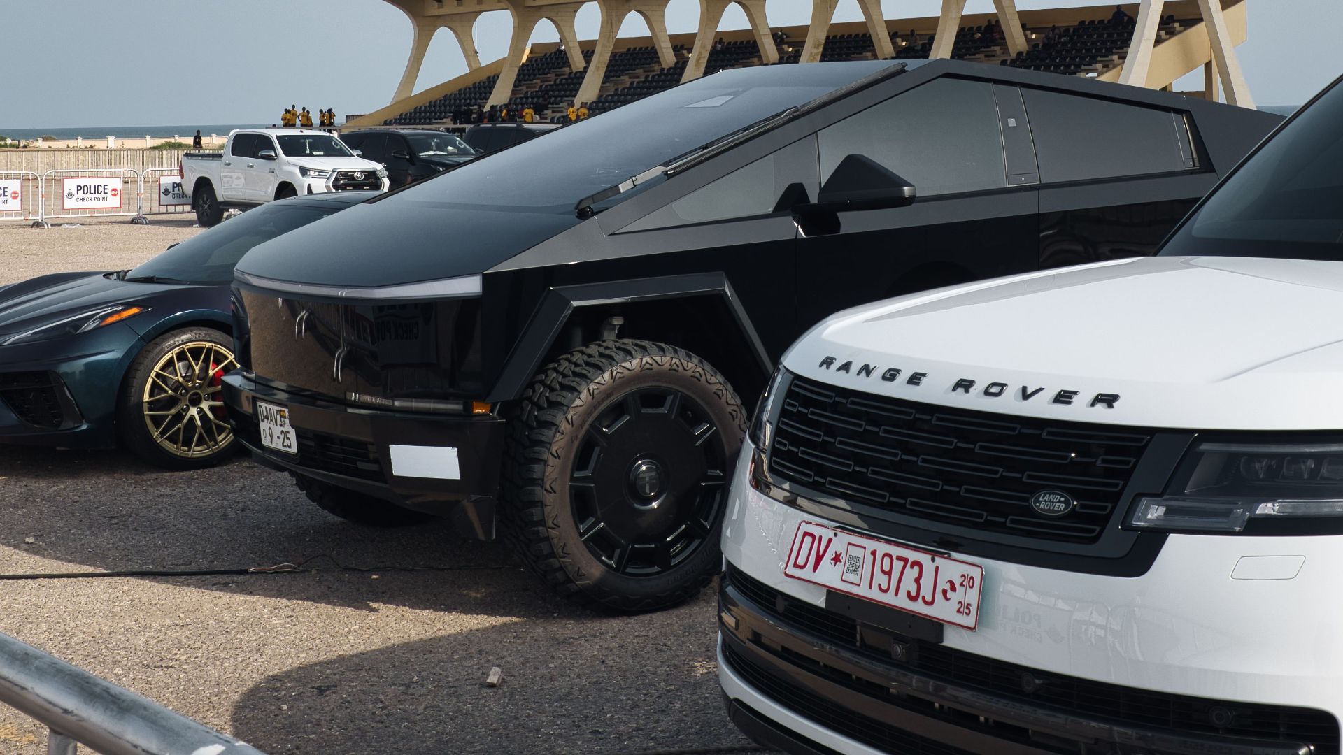 8. Rivian R1S