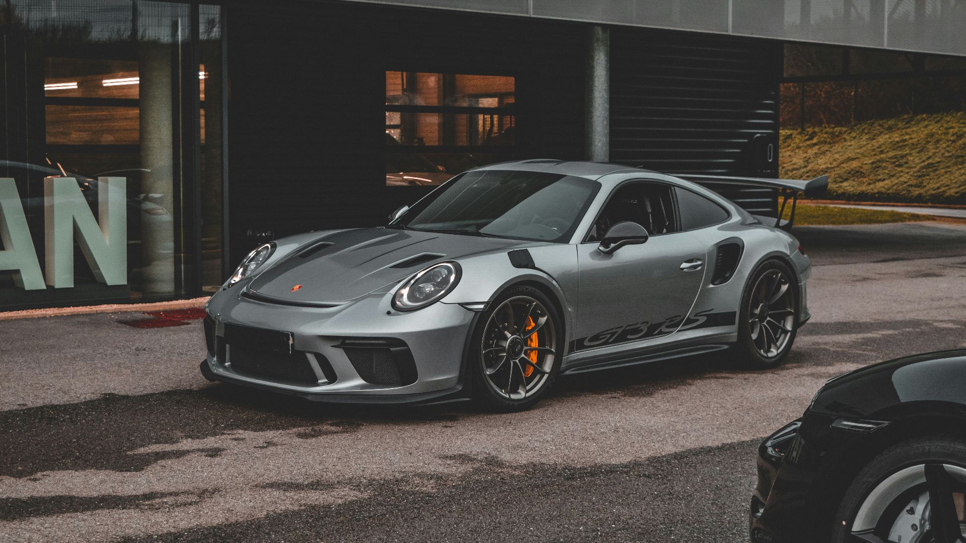 17. Porsche 911