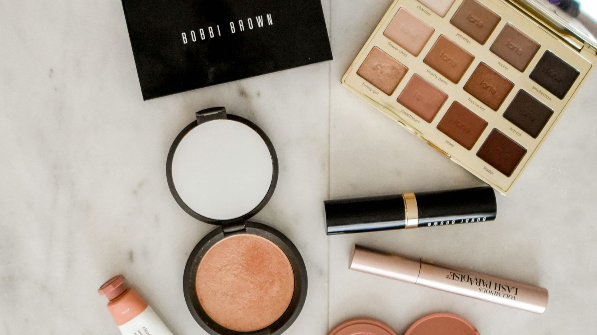 12. Le maquillage qui déteint sur les vêtements