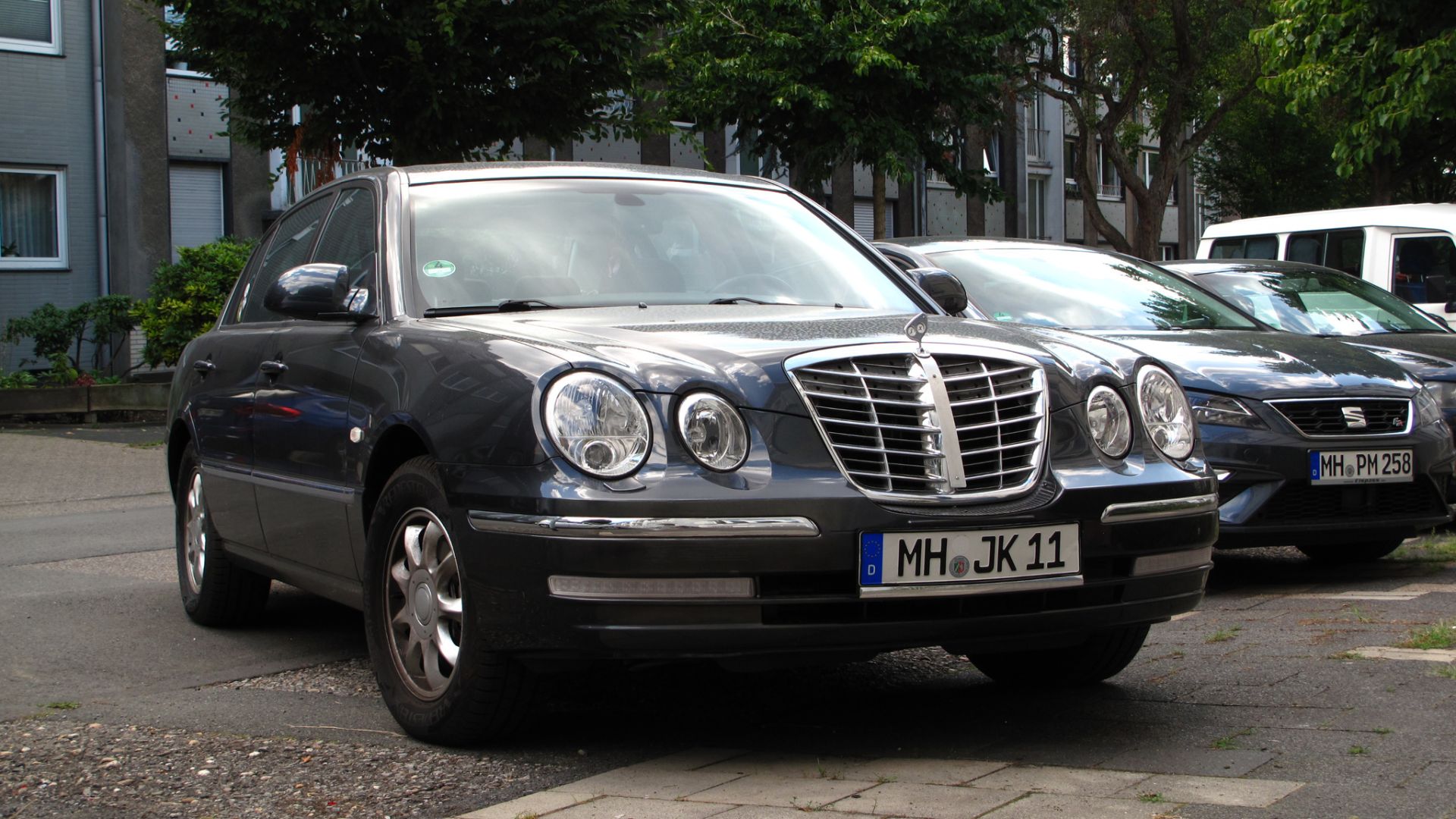 6. Kia Amanti