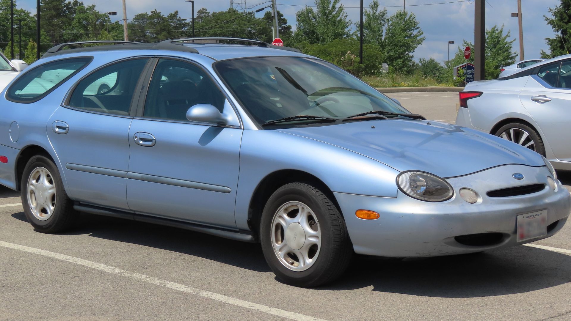 4. Ford Taurus Break