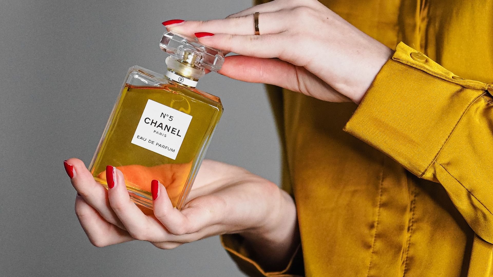 4. Un parfum que l'on sent à un mètre de distance
