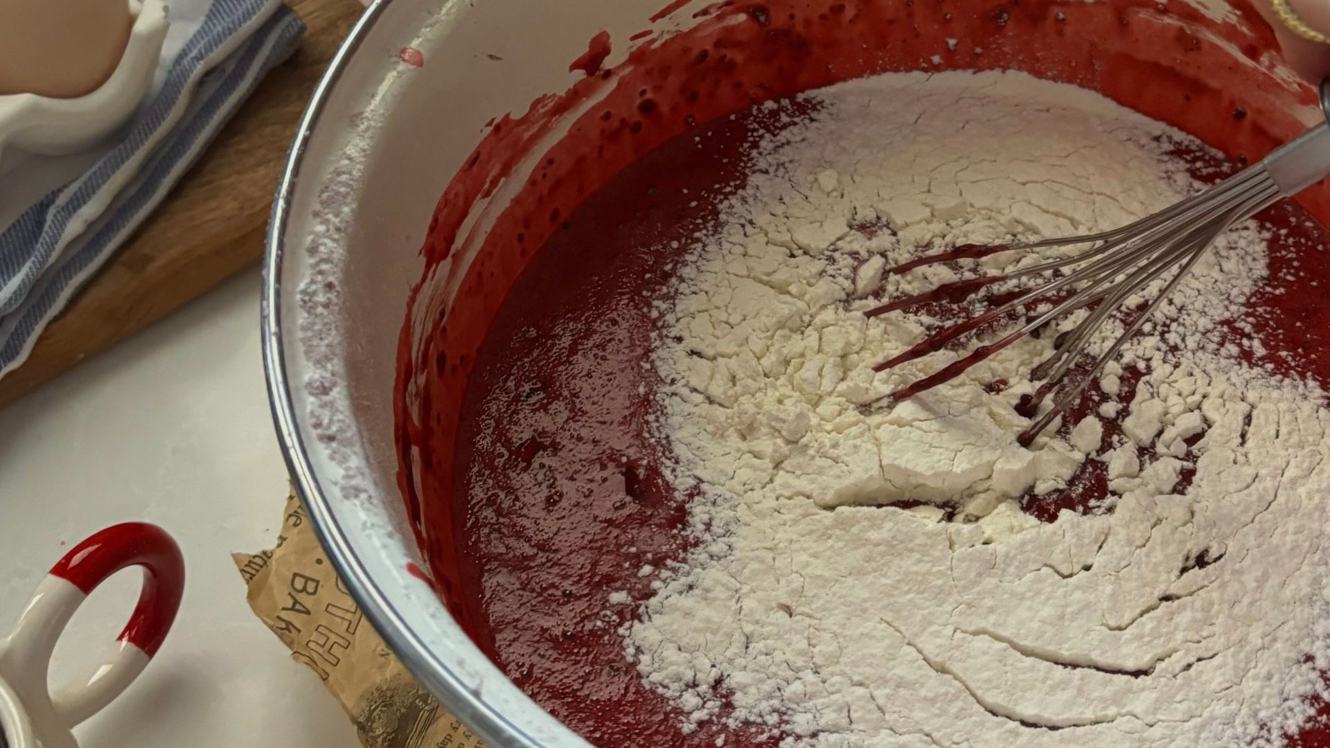 20. Gâteau « Red Velvet » cuit sur une plaque à pâtisserie