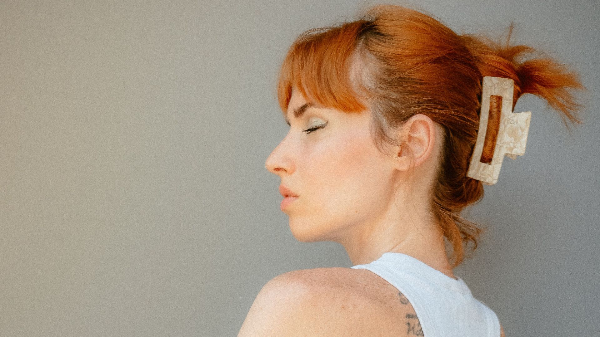 6. Utilisez une pince à cheveux en forme de griffe