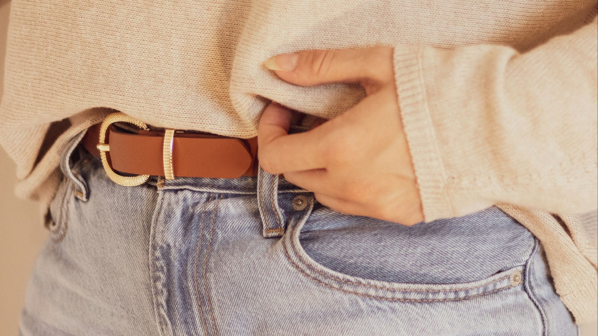 10. Ajoutez une ceinture pour rehausser vos jeans de tous les jours