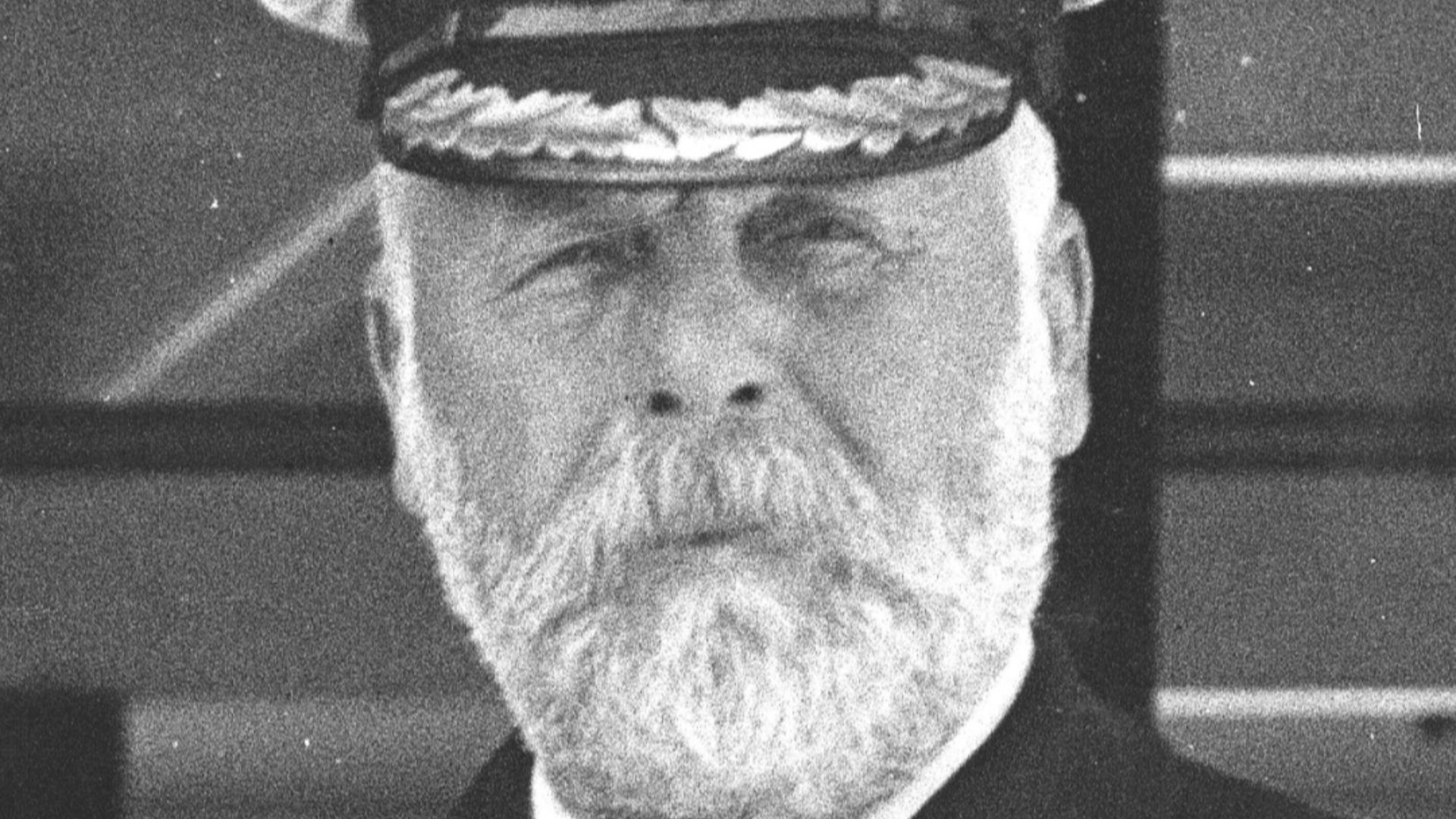 9. Le capitaine Smith a prononcé un discours parfait