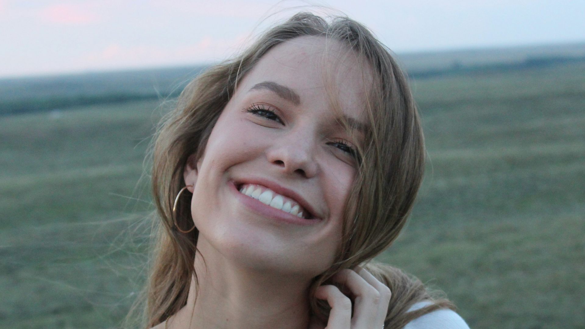20 expressions faciales courantes et leur signification