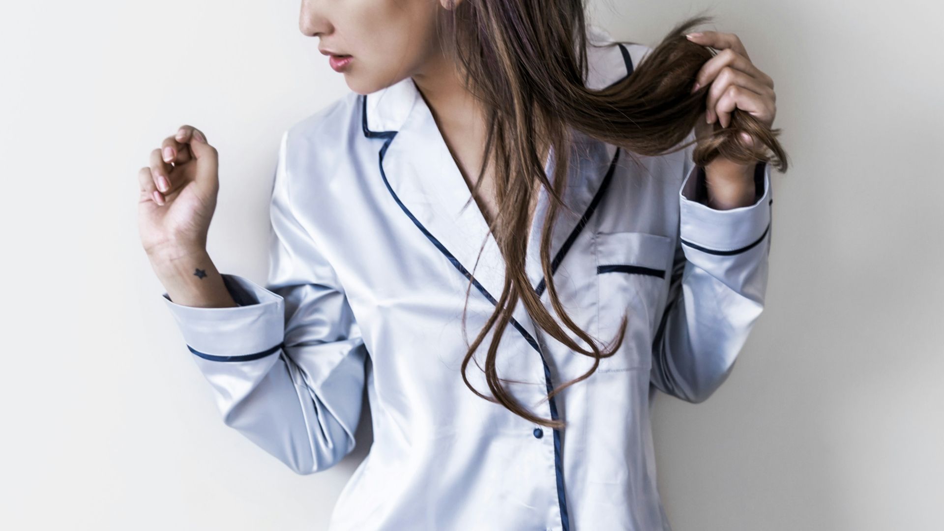 8. Porter un pyjama en soie dans les lieux publics