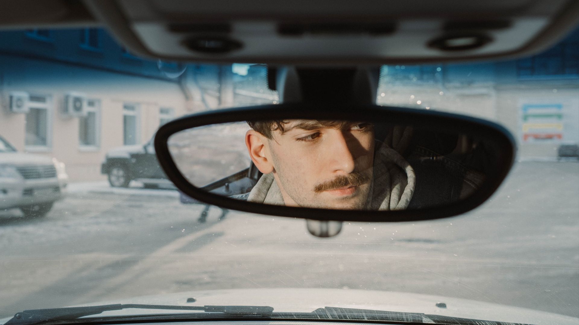 12. Ne se fier qu’aux miroirs