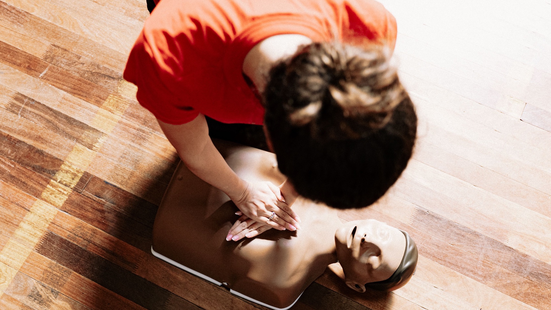 9. Commencez la réanimation cardio-pulmonaire si la personne perd connaissance