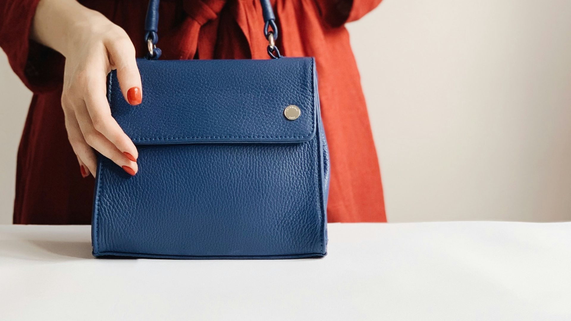 4. Investissez dans de bonnes chaussures et de bons sacs