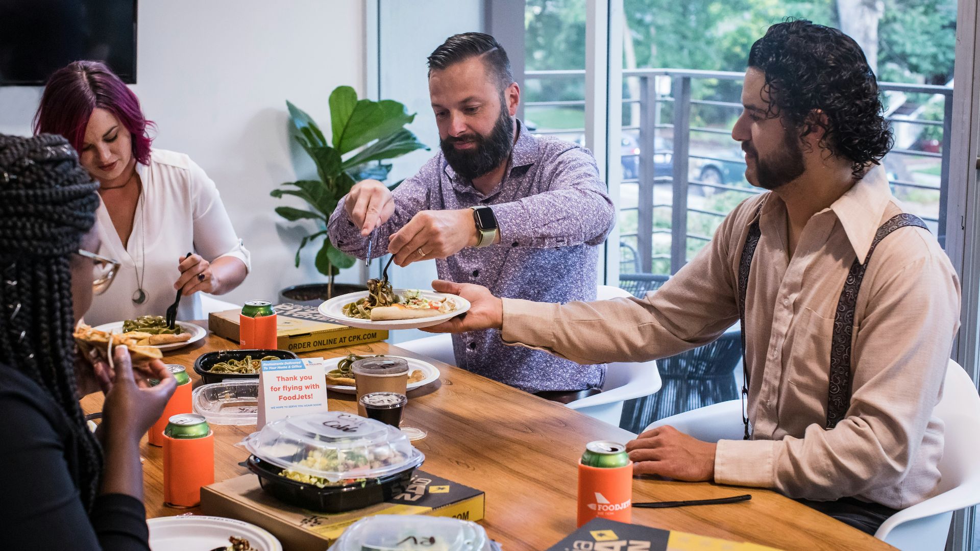 17. Déjeuners d'équipe dans le même restaurant du quartier