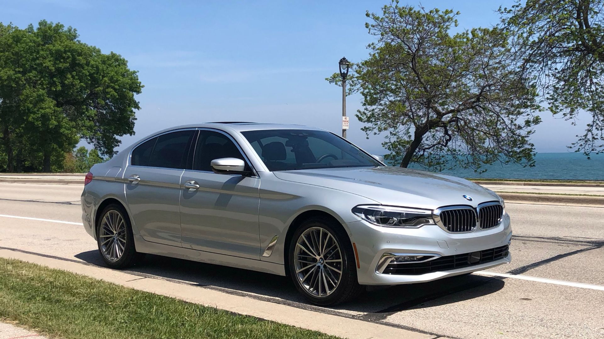 8. BMW G30 540i