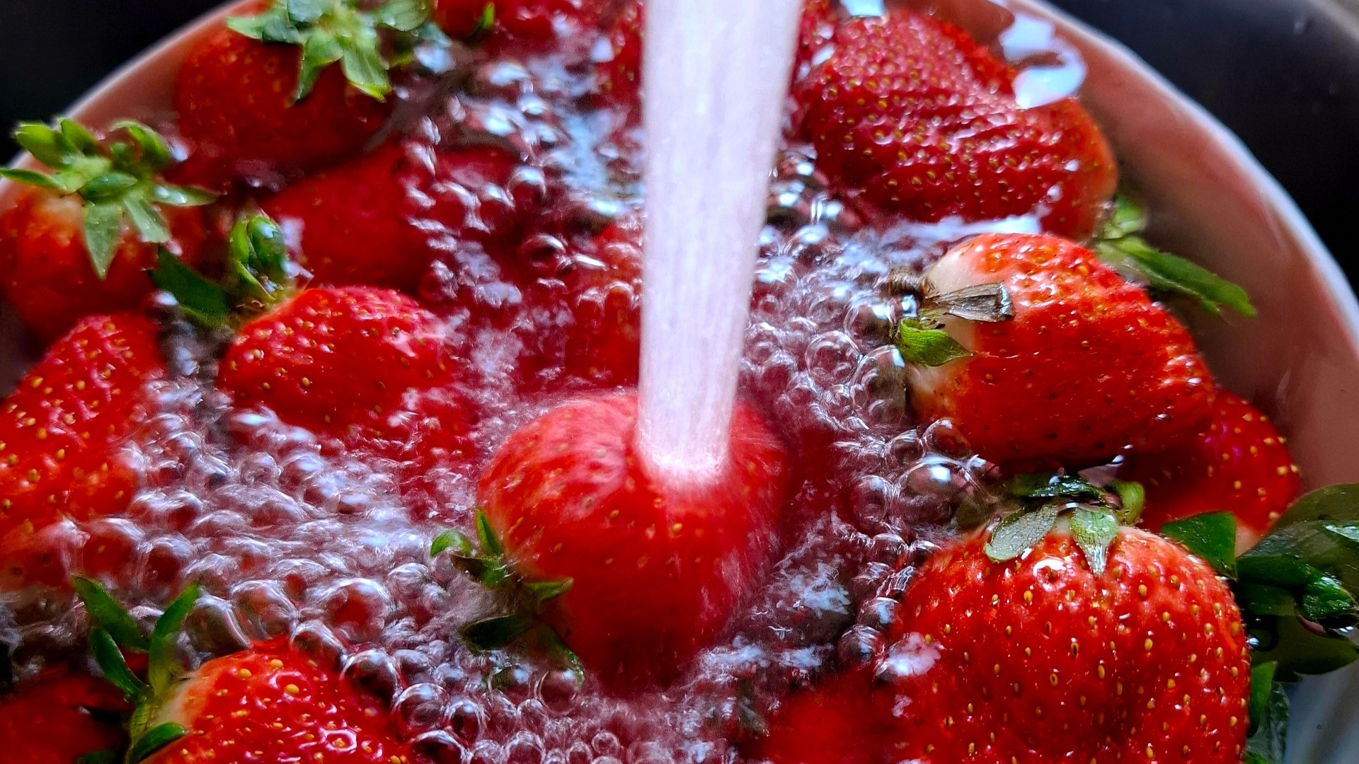 4. Manipulez les baies avec délicatesse