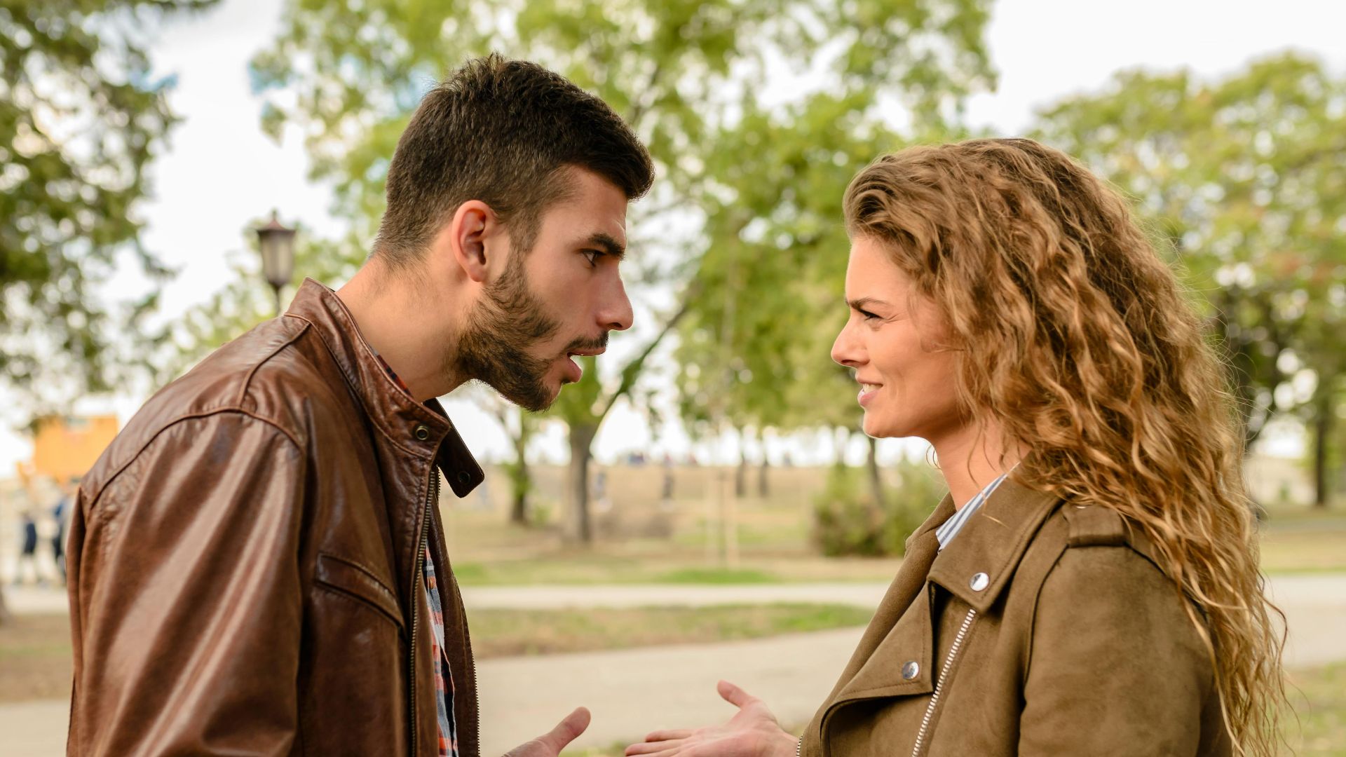 2. Ne pas écouter pendant les conversations