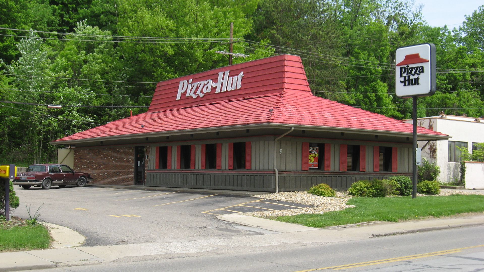 6. Pizza Hut