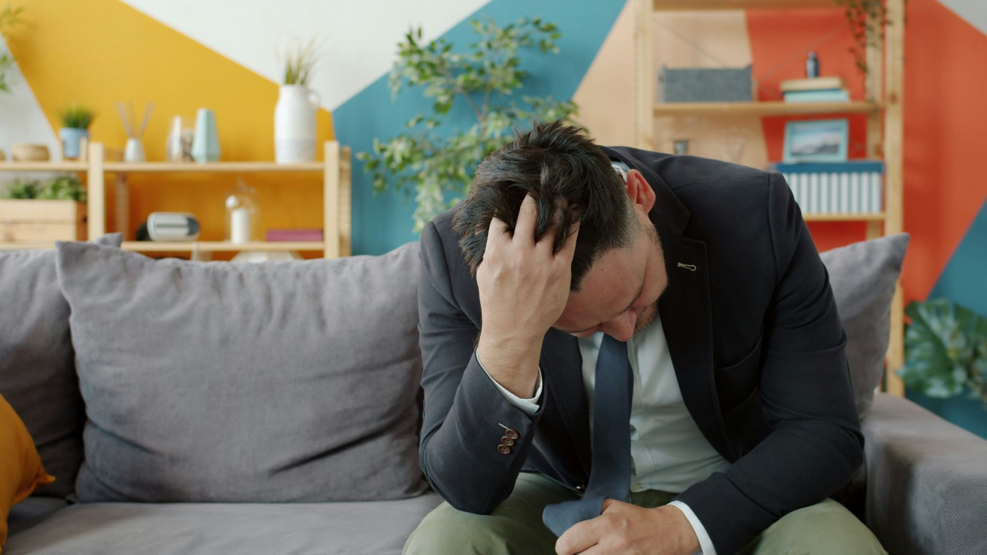 1. Sa confiance en elle le fait se sentir inférieur