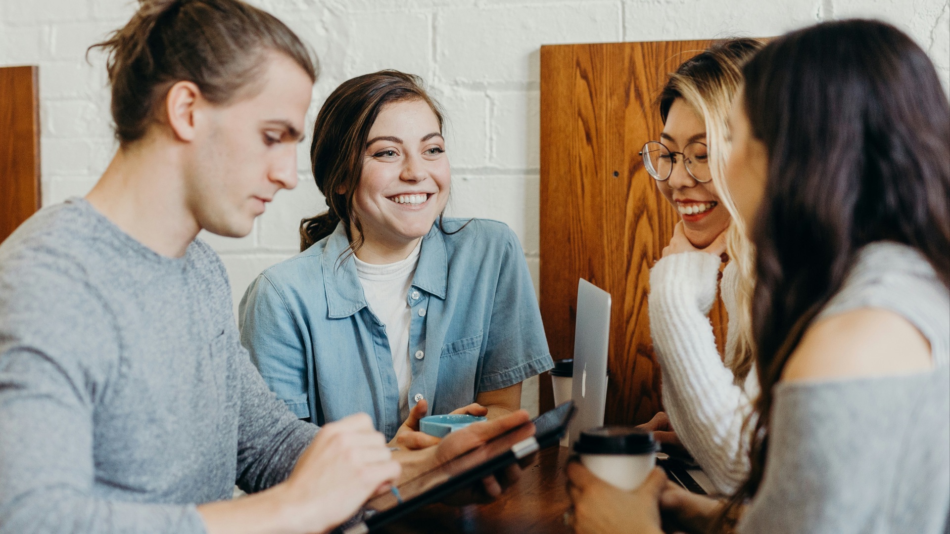 7. Apprenez à décrypter les signaux sociaux de manière plus attentive