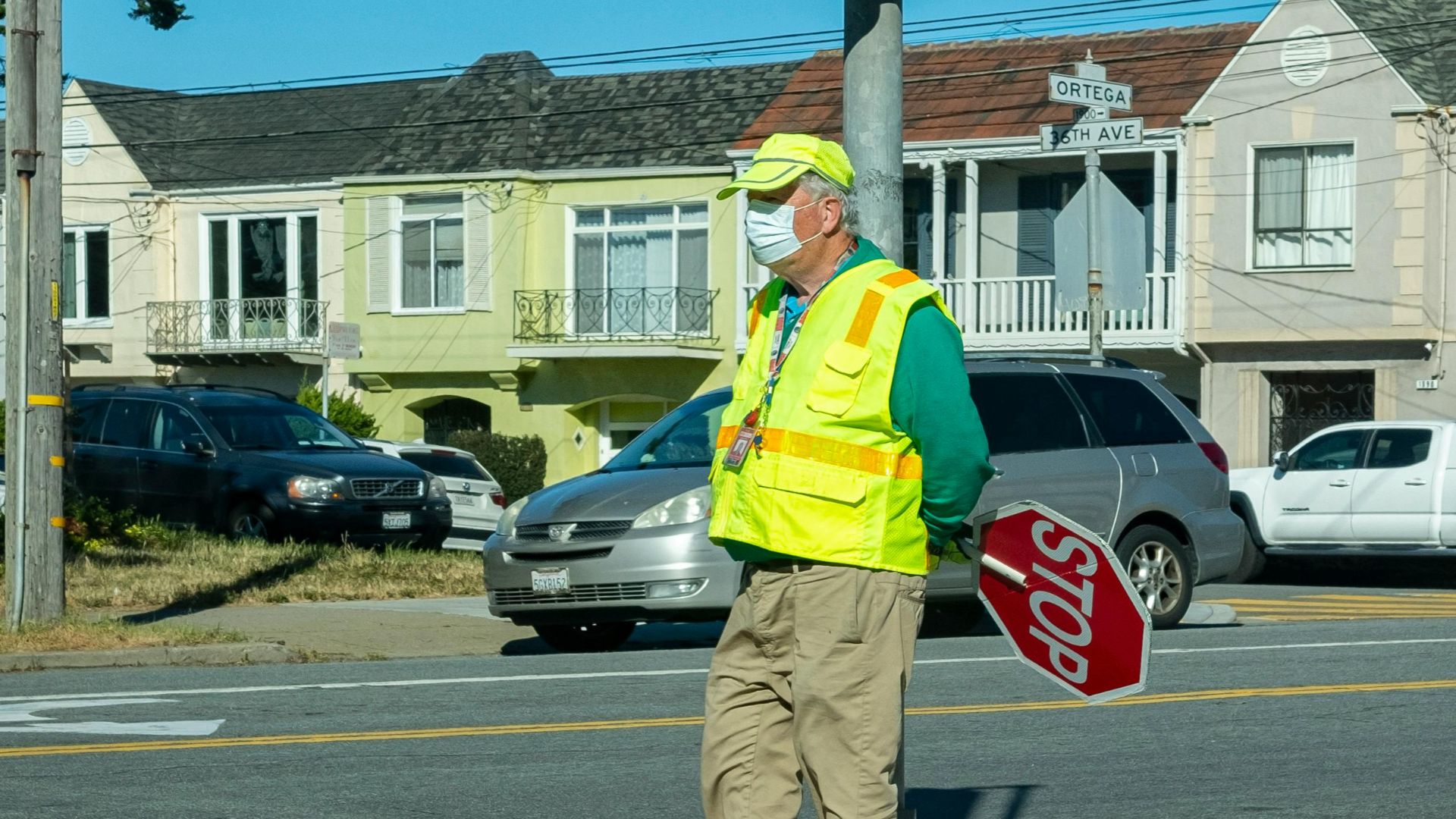 15. Travailler à un passage piéton devant une école