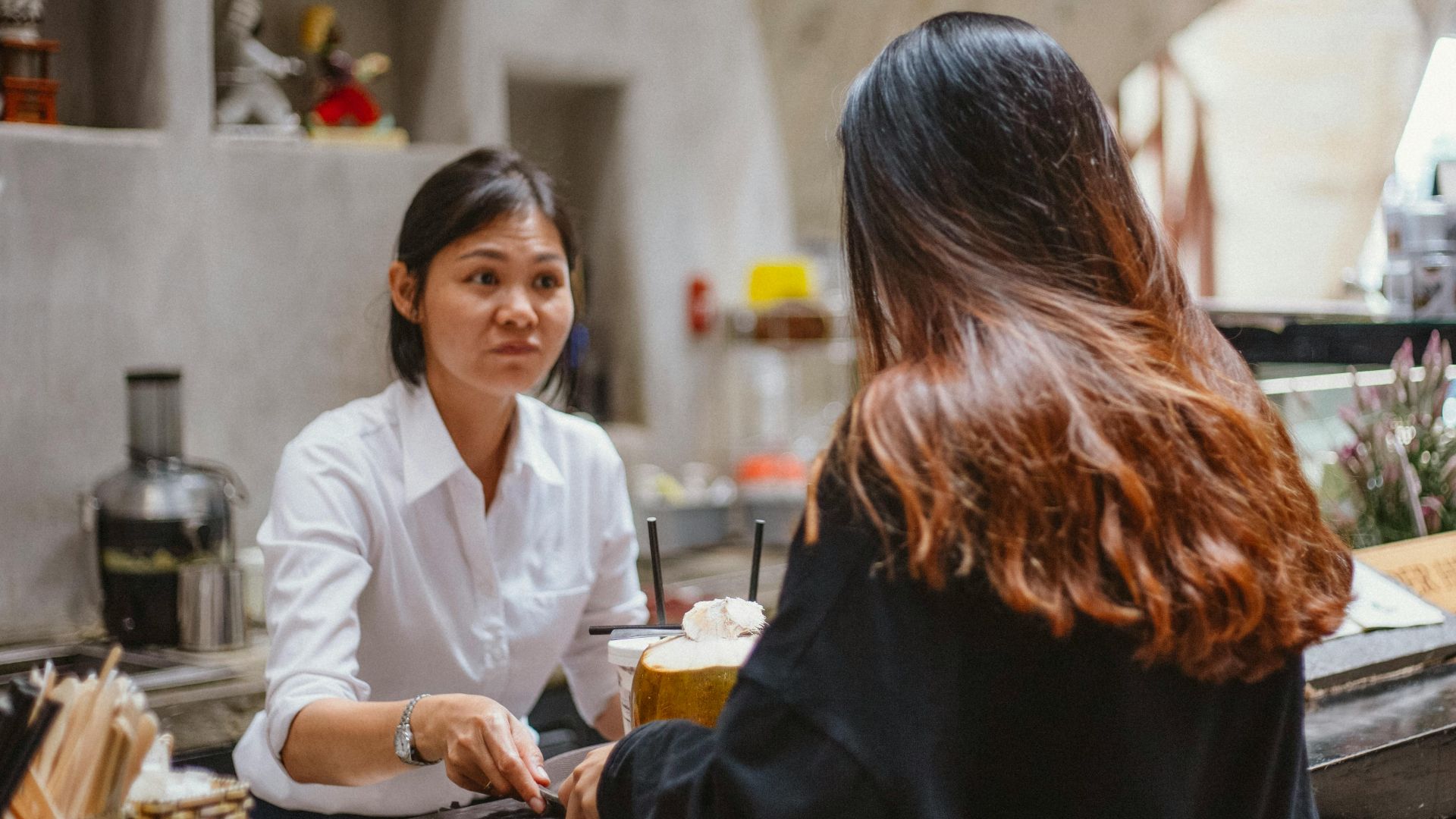 20 comportements impolis à éviter au restaurant