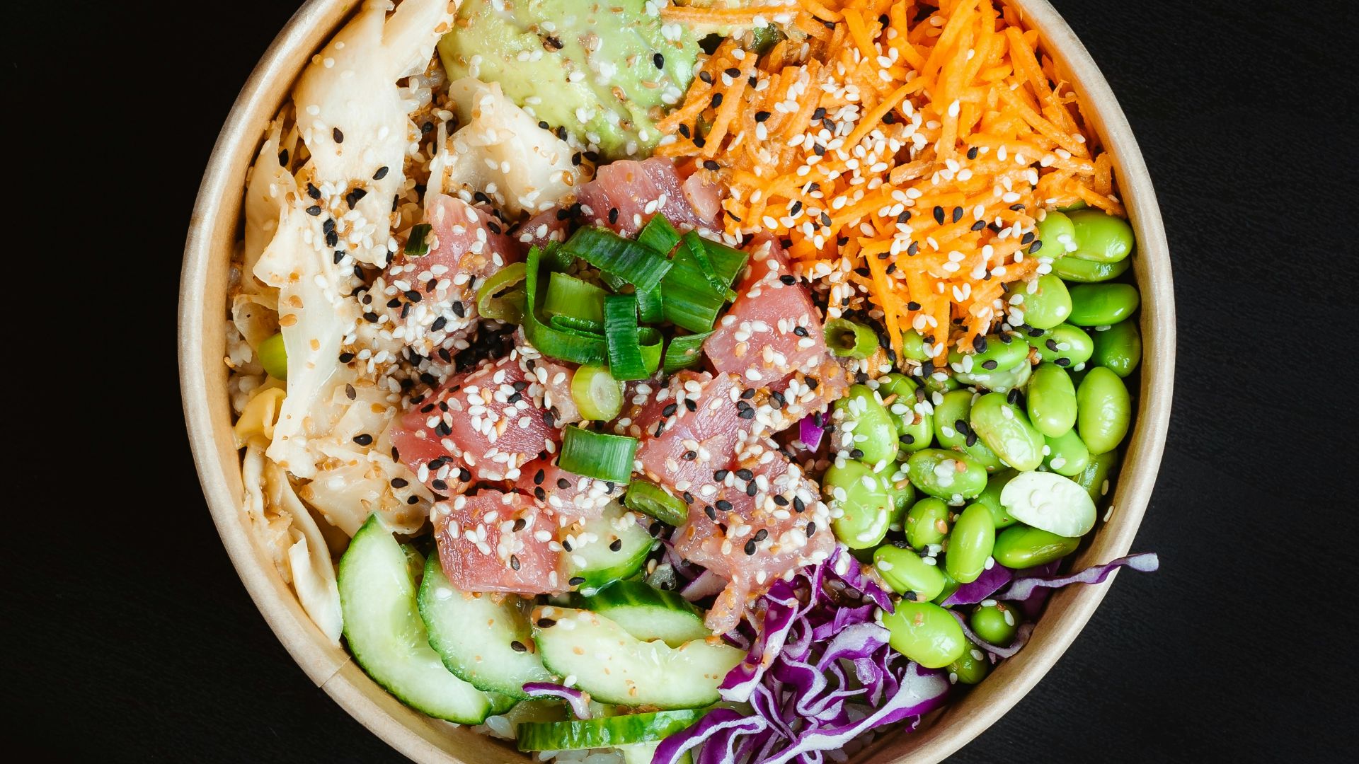 20. Bol de sushis au riz complet