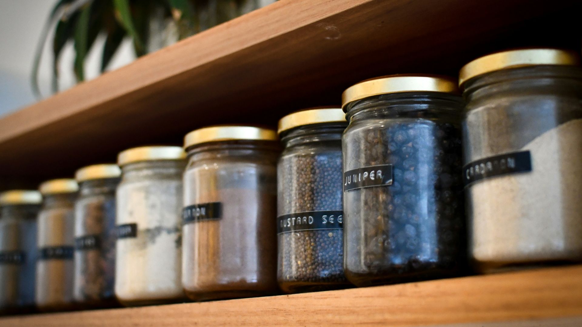 9. Les incontournables du garde-manger dans des bocaux en verre