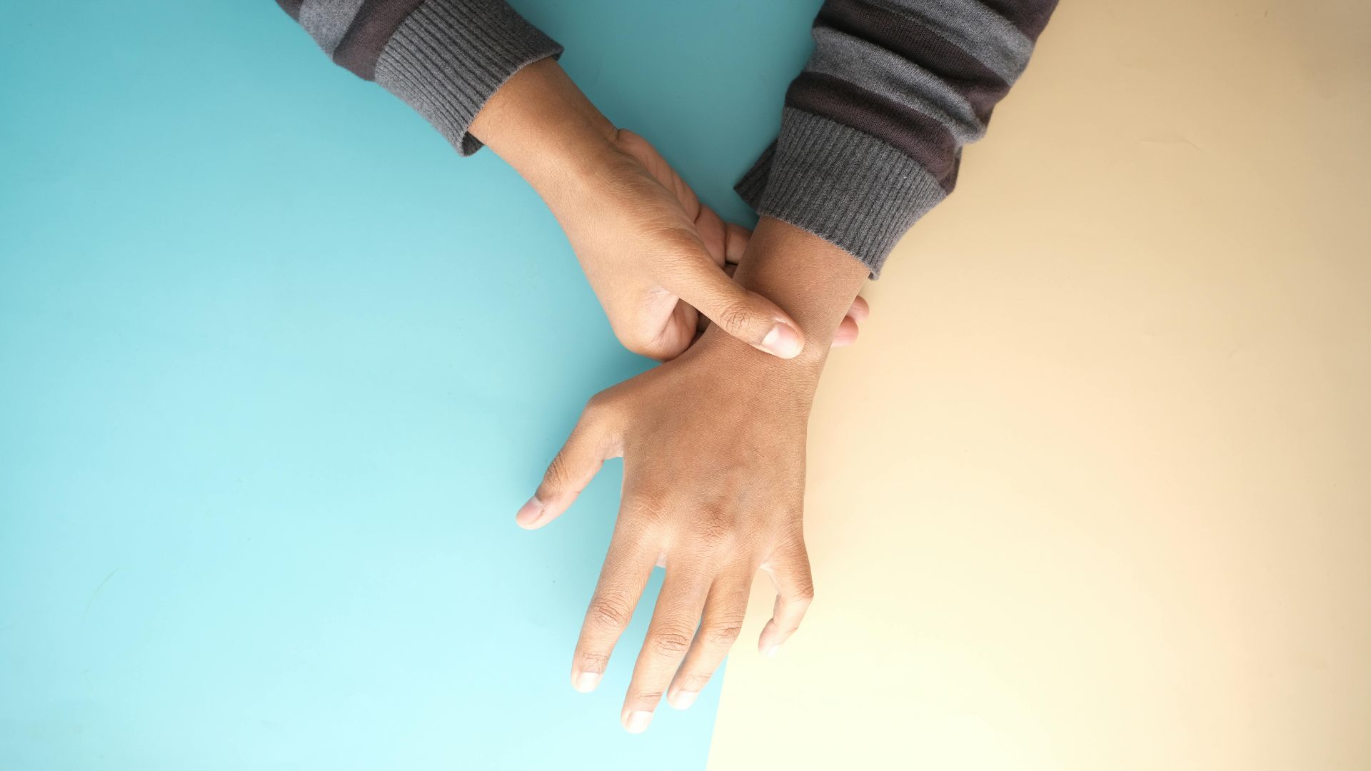 2. Fourmillements ou engourdissements dans les mains et les pieds
