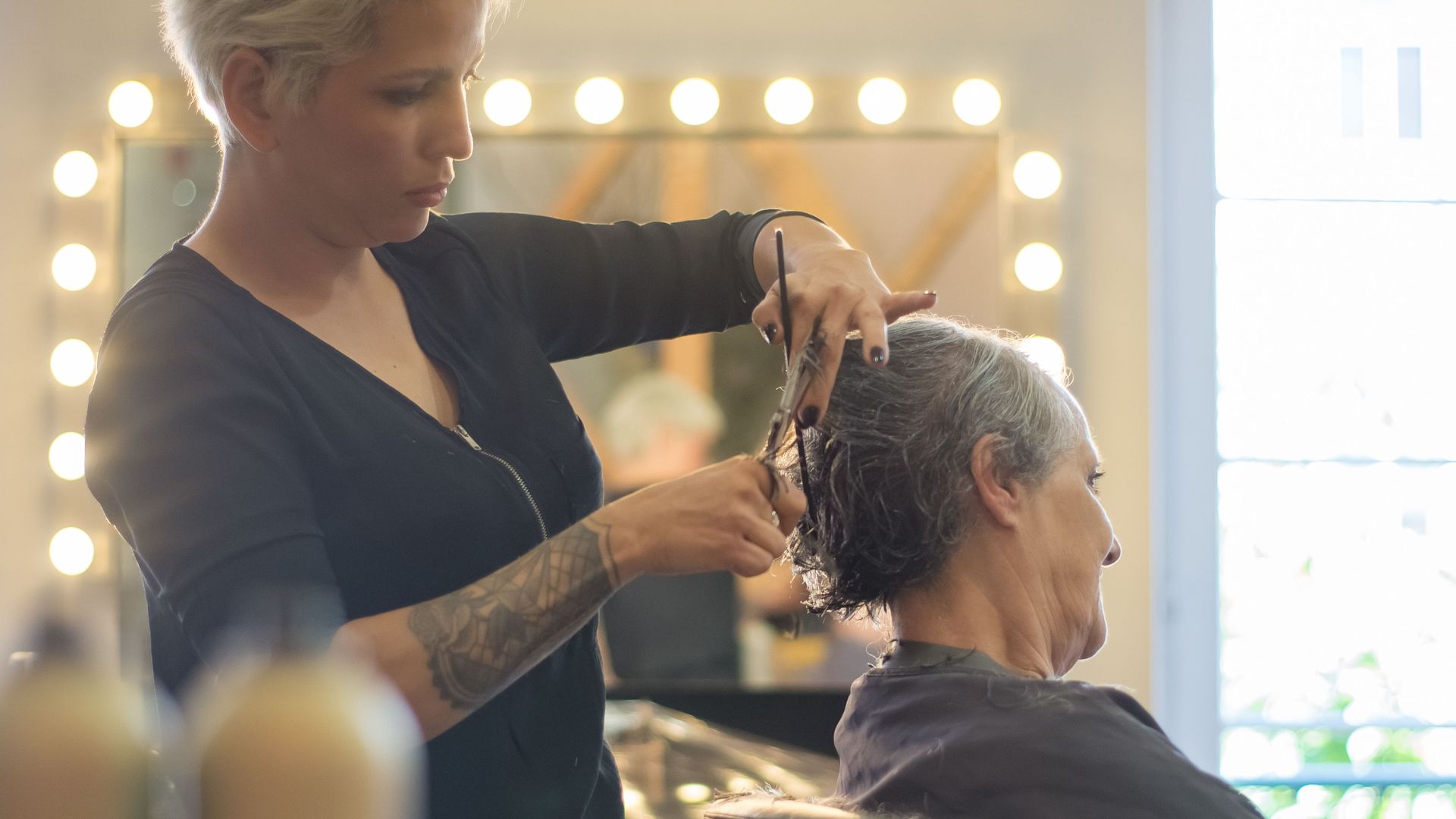 12. Une belle coupe de cheveux met le visage en valeur