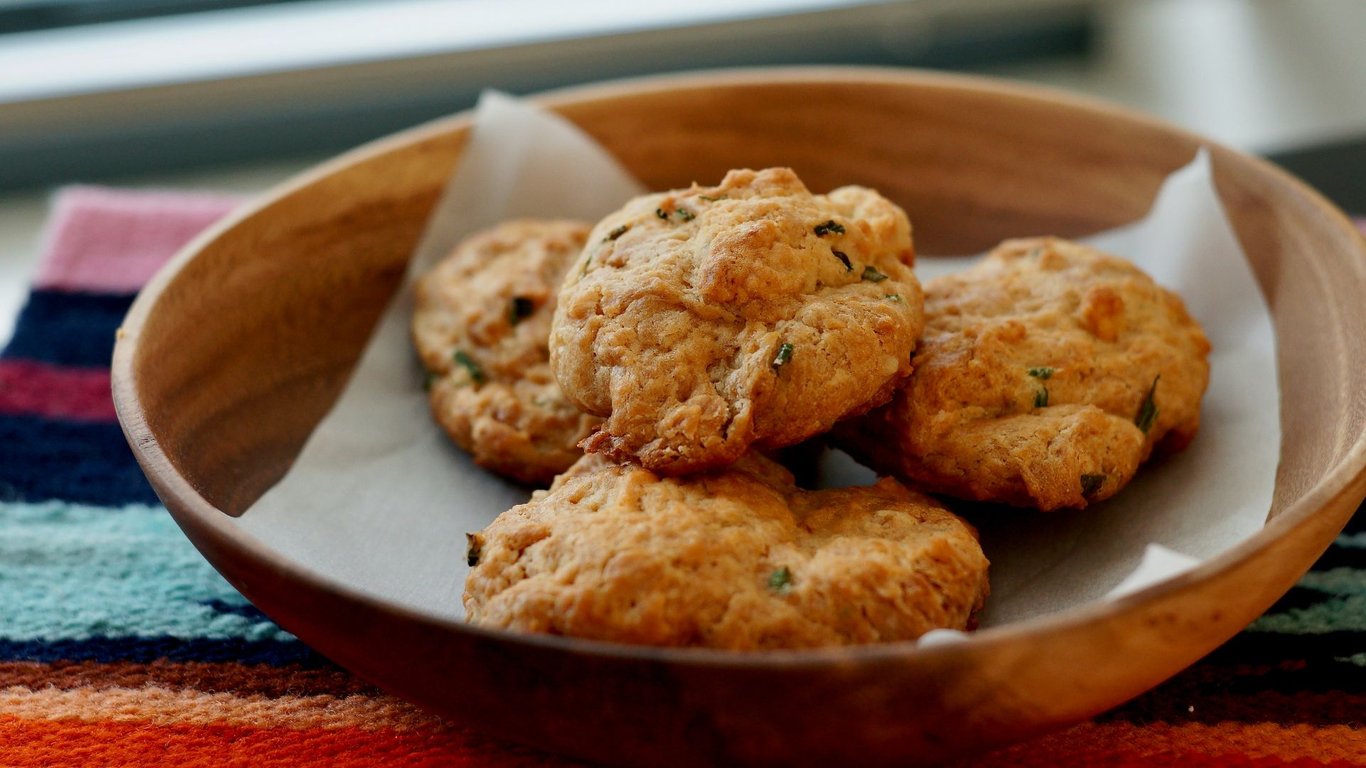 12. Biscuits au cheddar et à la ciboulette