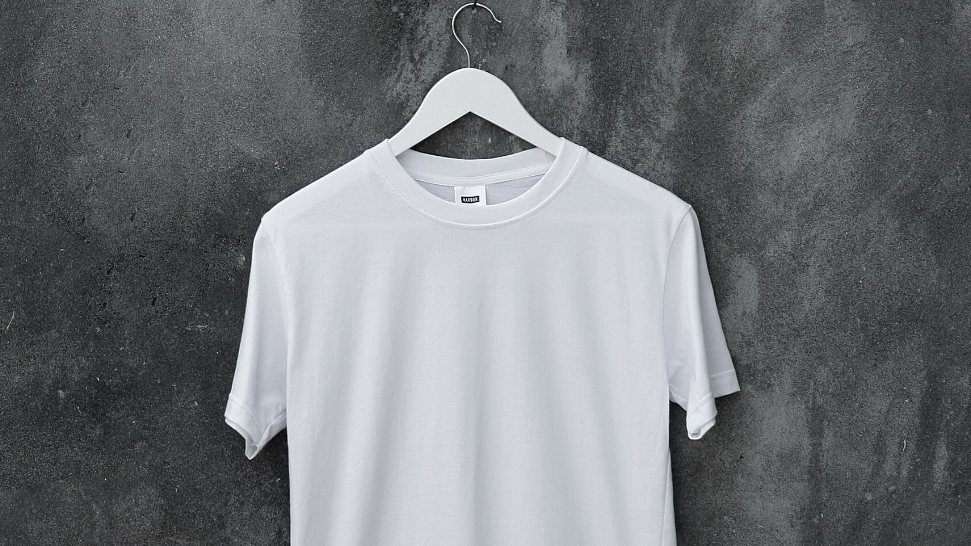 6. Le t-shirt blanc de tous les jours