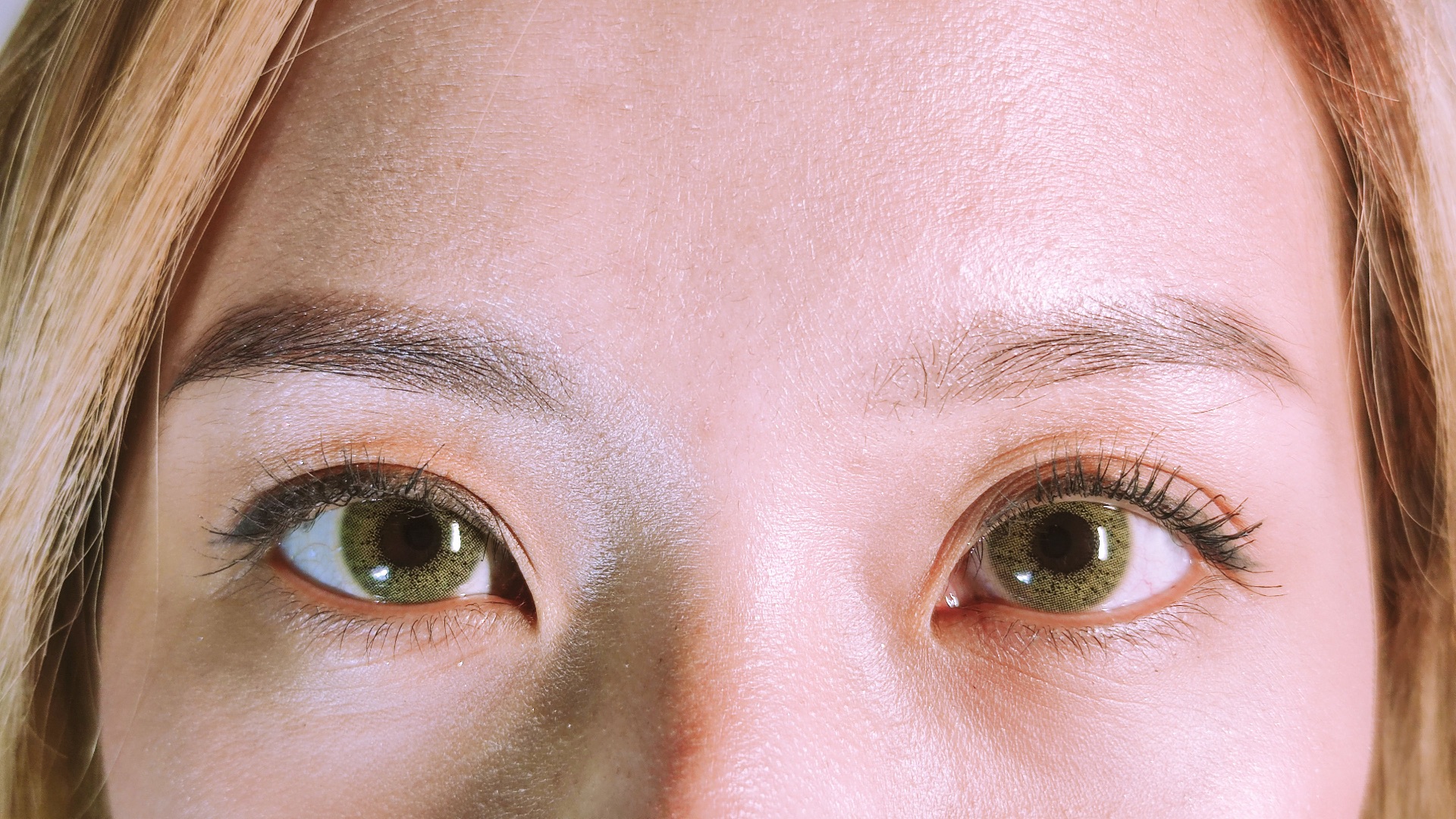 1. Ils vous permettent de changer la couleur de vos yeux en un clin d'œil