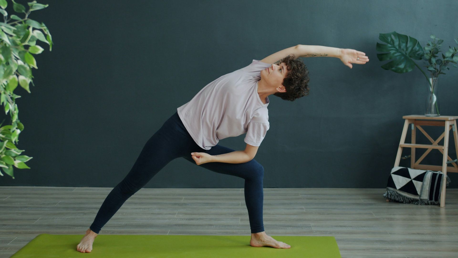 9. La posture du triangle
