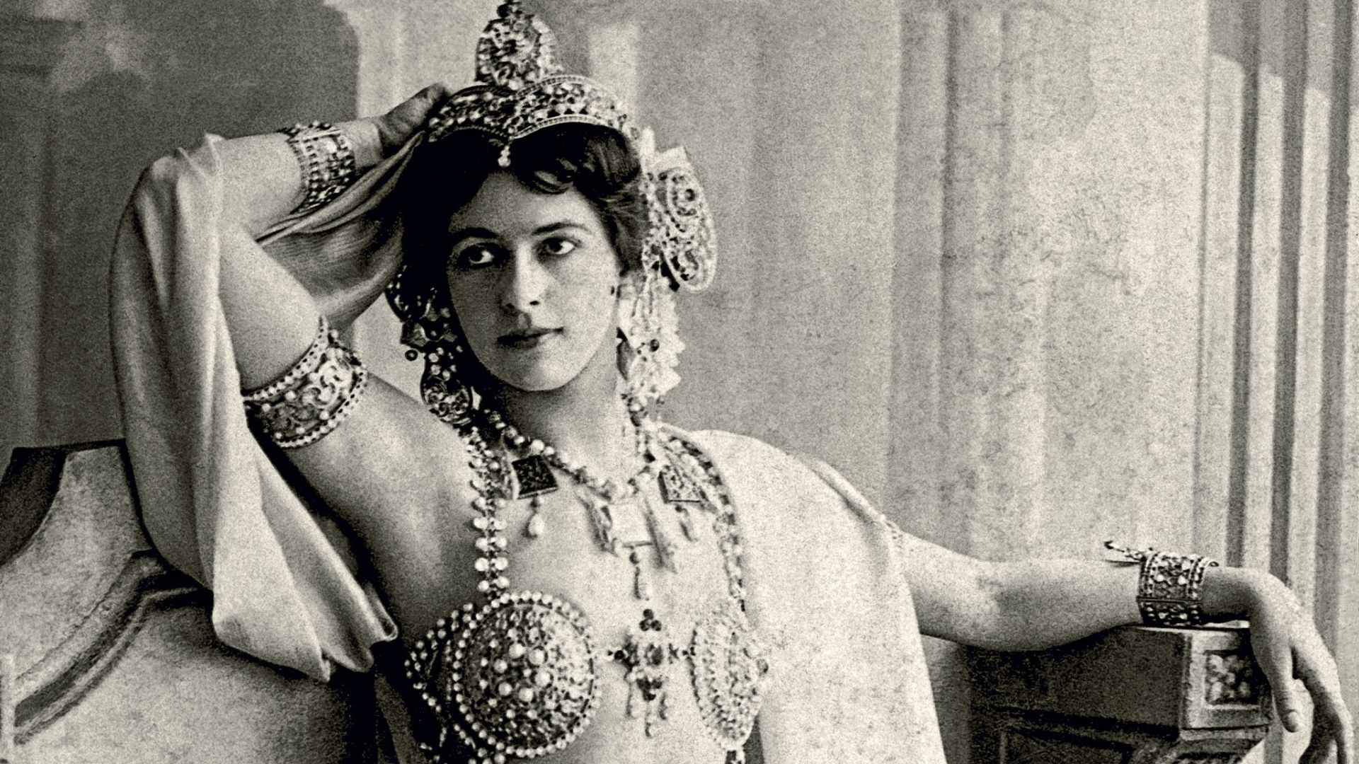 16. Mata Hari