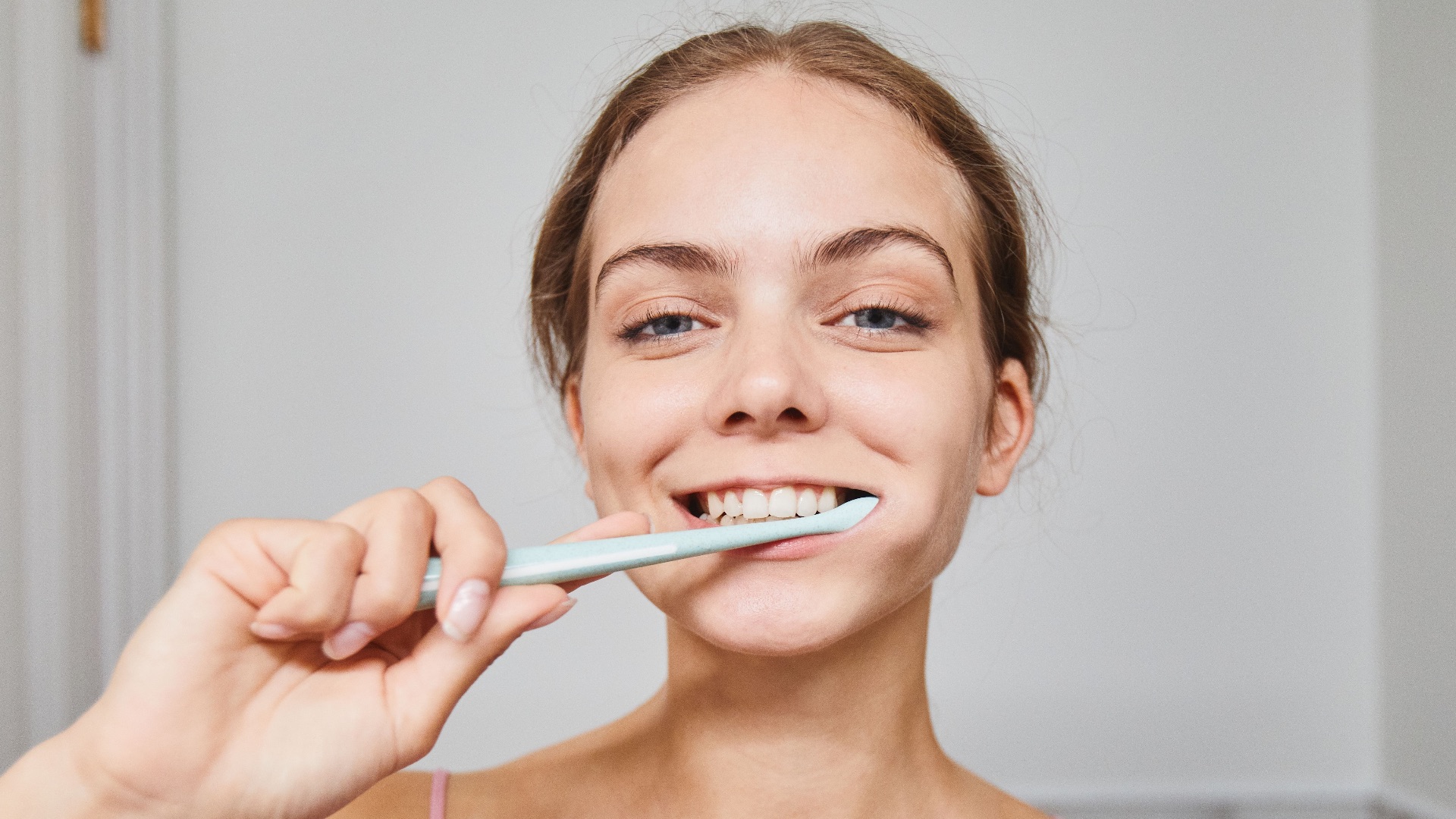 10 erreurs que vous commettez en vous brossant les dents et 10 conseils pour une bouche plus saine