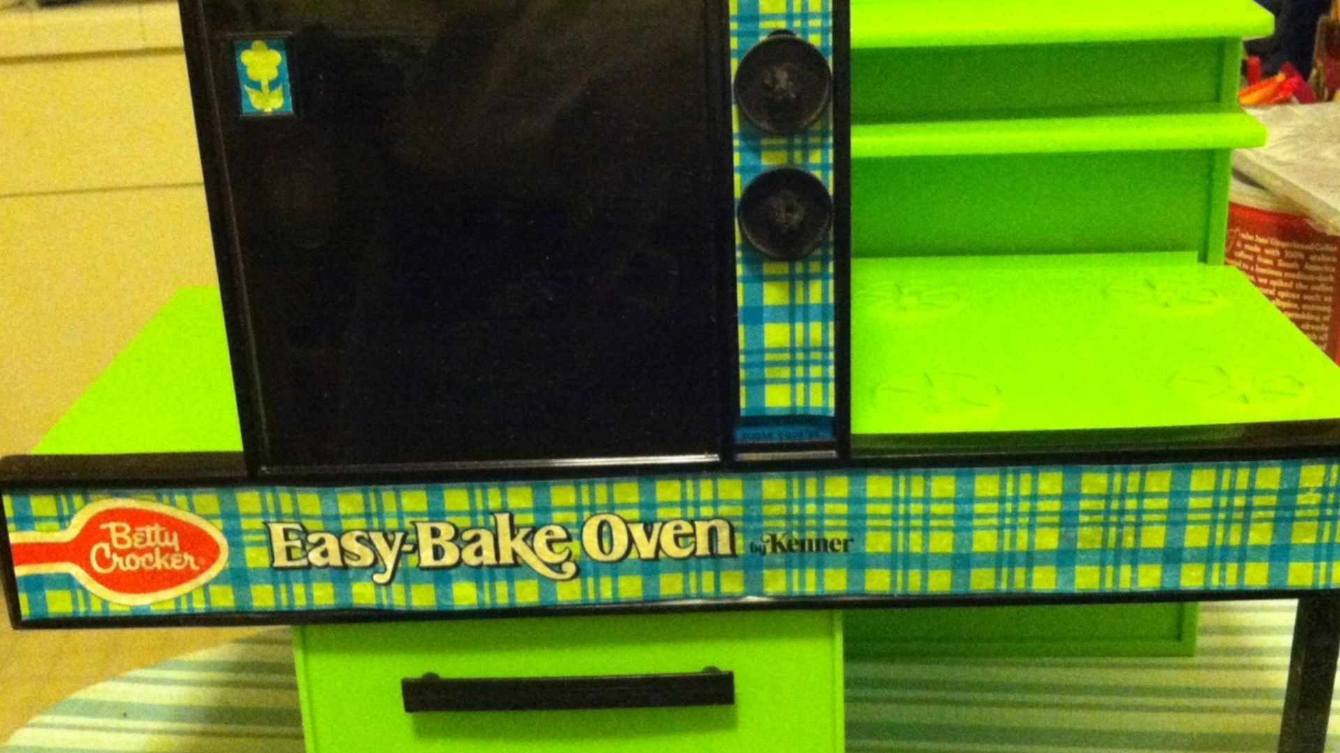 10. Fours « Easy-Bake » équipés d'ampoules à incandescence
