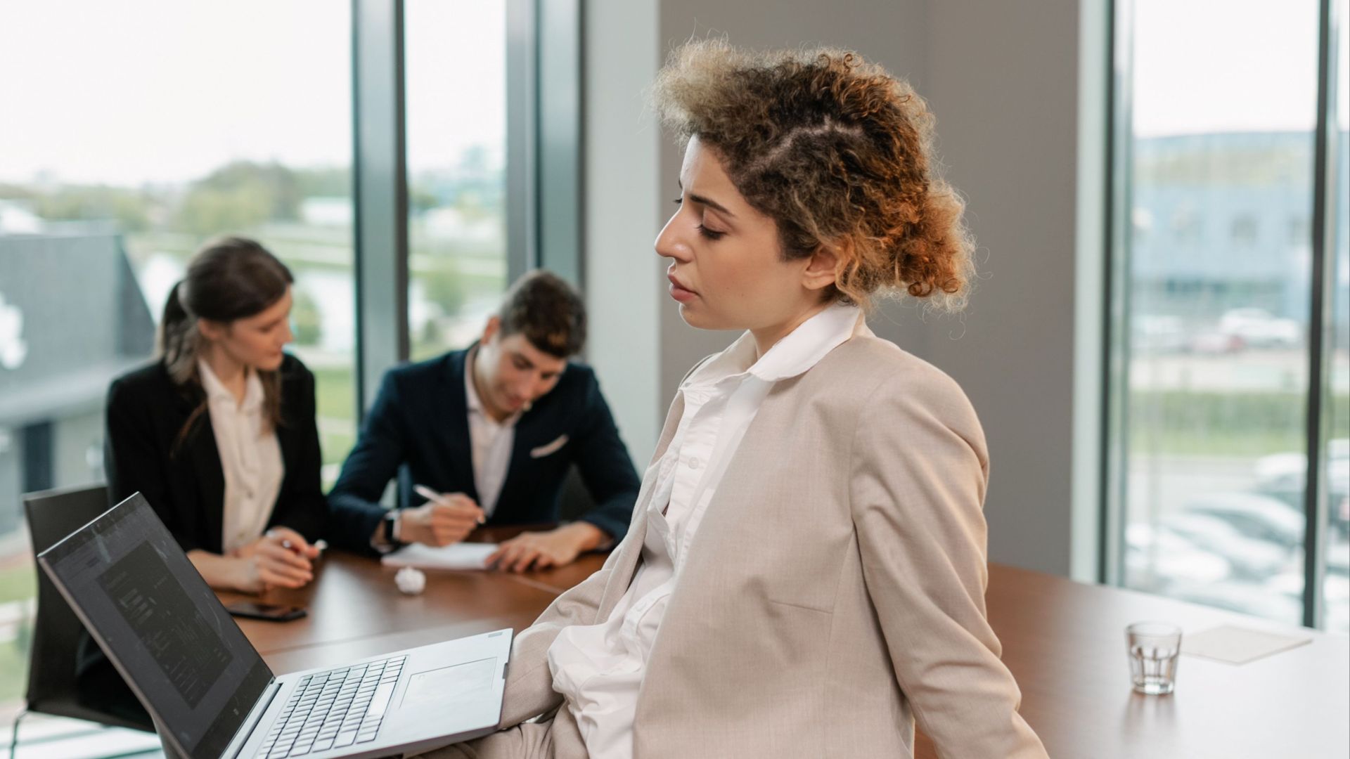 9. Refuser d'aider à moins que cela ne leur soit profitable