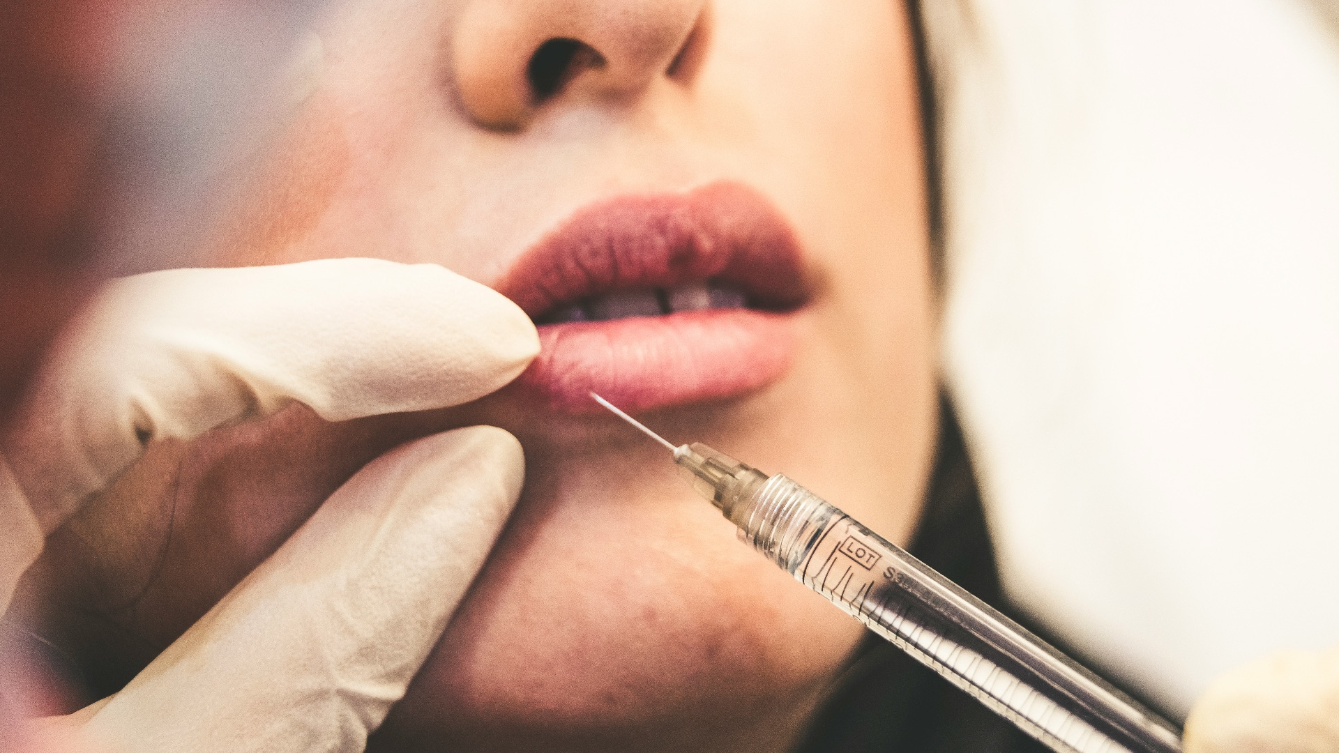 9. Recourir aux injections esthétiques à la dernière minute