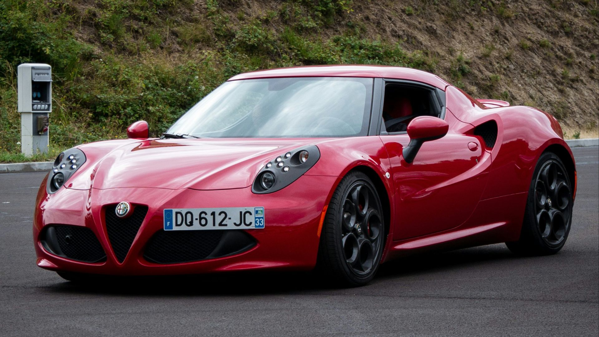 15. Alfa Romeo 4C