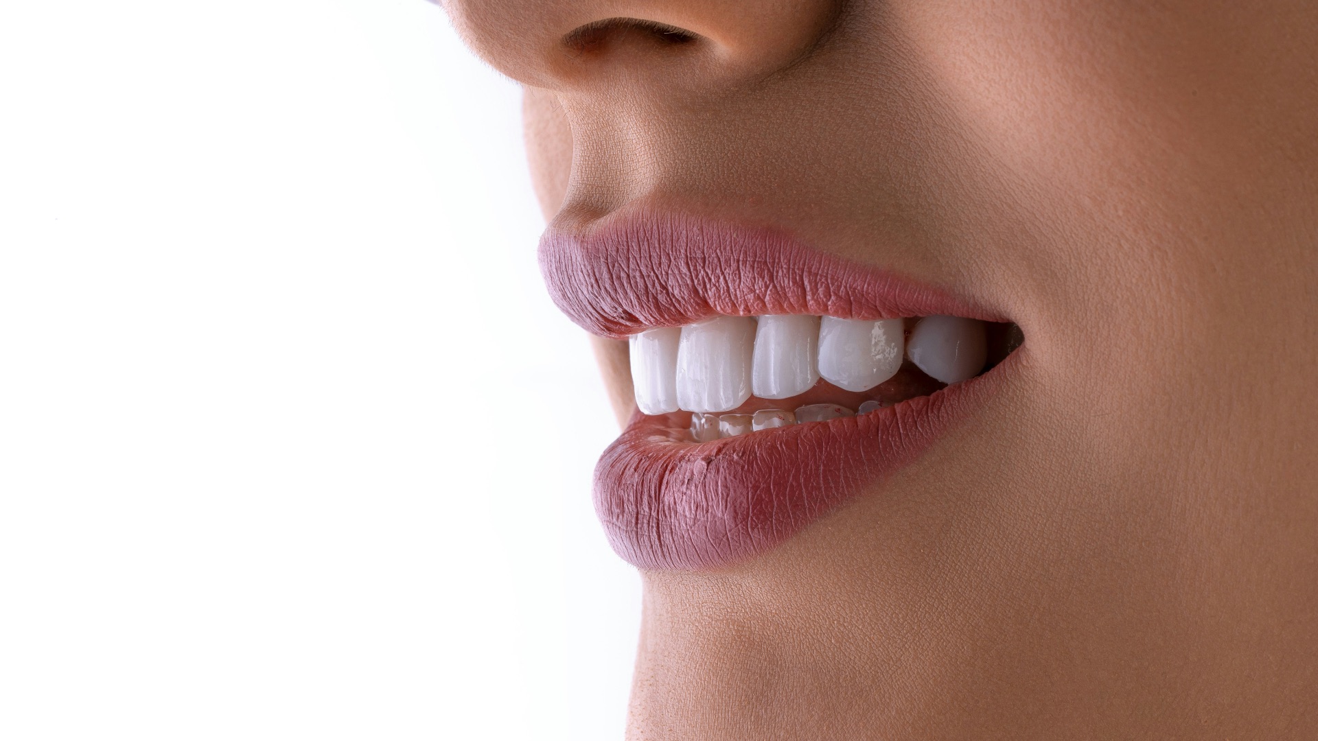 9. Blanchir ses dents avec un produit que l'on a déjà utilisé