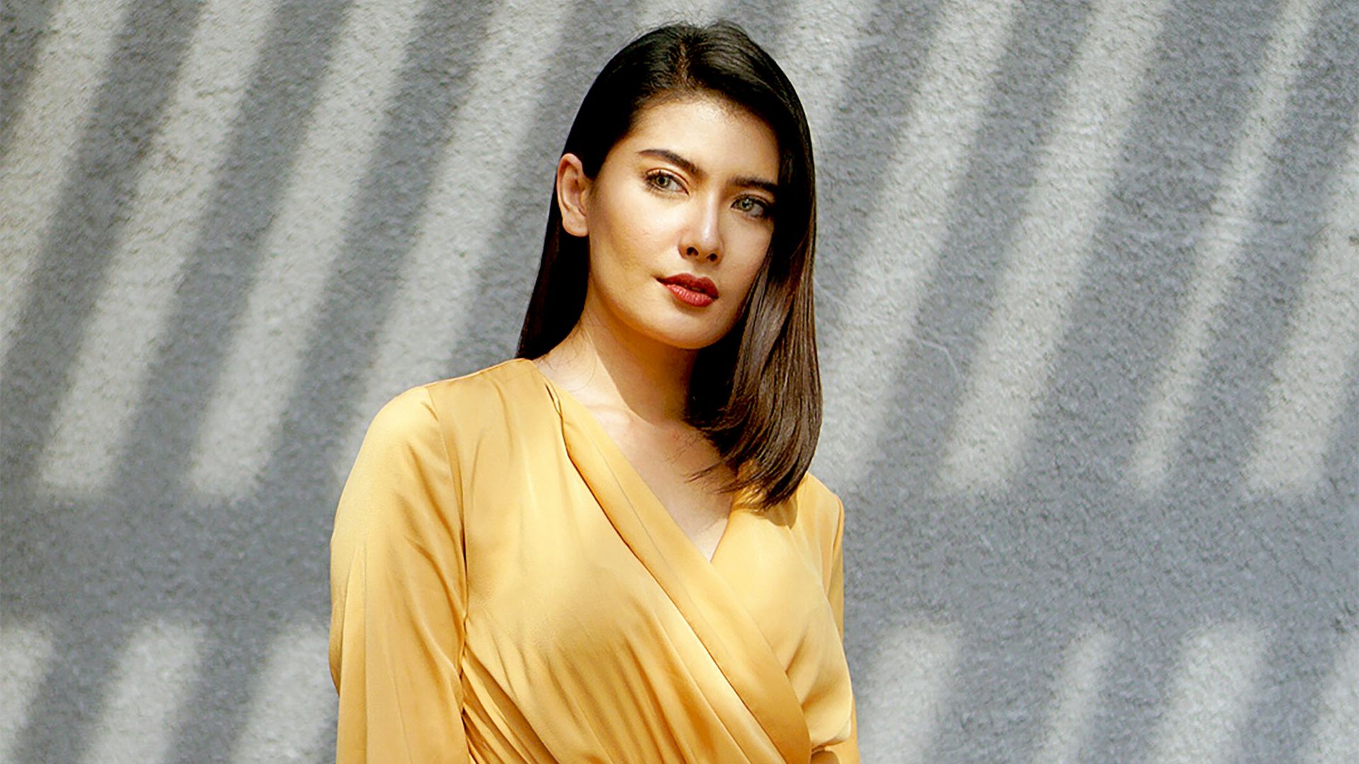 11. La robe jaune pâle